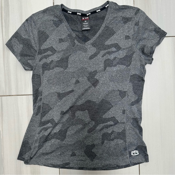 Tapout Shirt Womens Medium Gray Camo Short Sleeve V-Neck Official Merch WWE - Picture 1 of 6